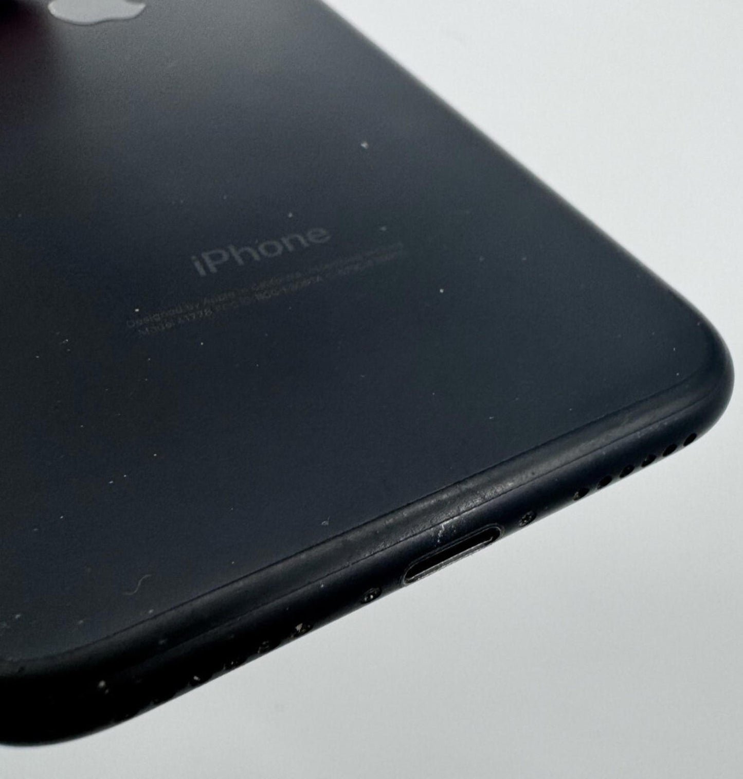 DEFECTIVE IPHONE 7 BLACK 128GB *FOR PARTS*