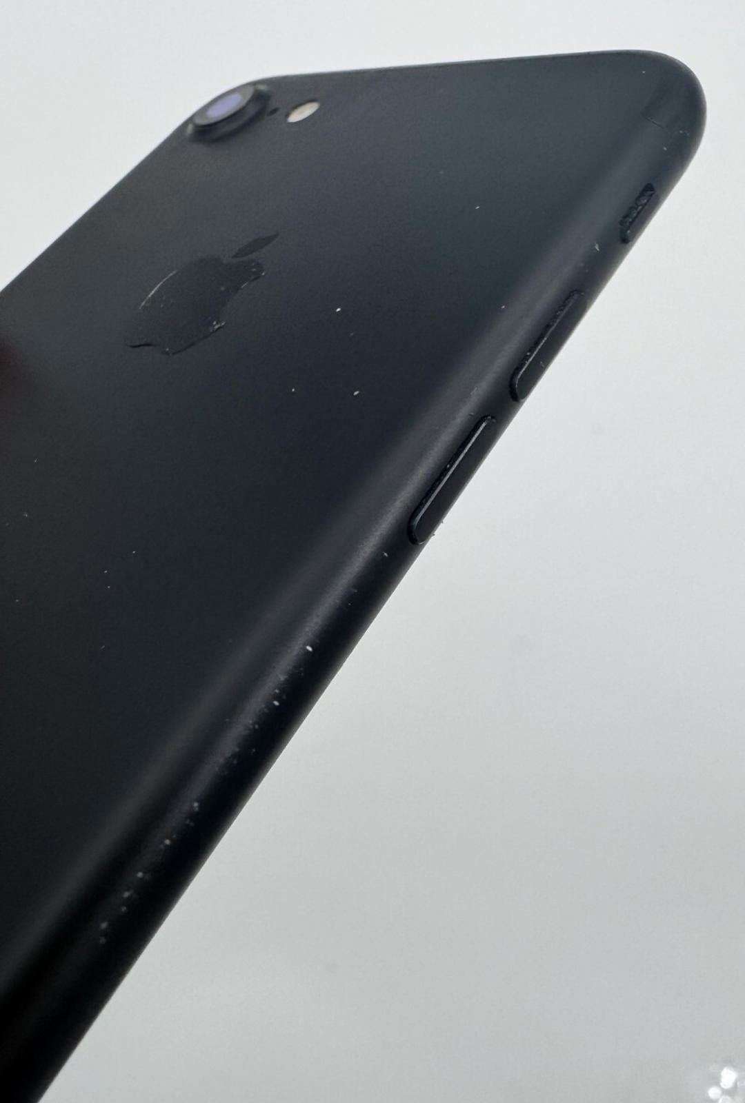 DEFECTIVE IPHONE 7 BLACK 128GB *FOR PARTS*
