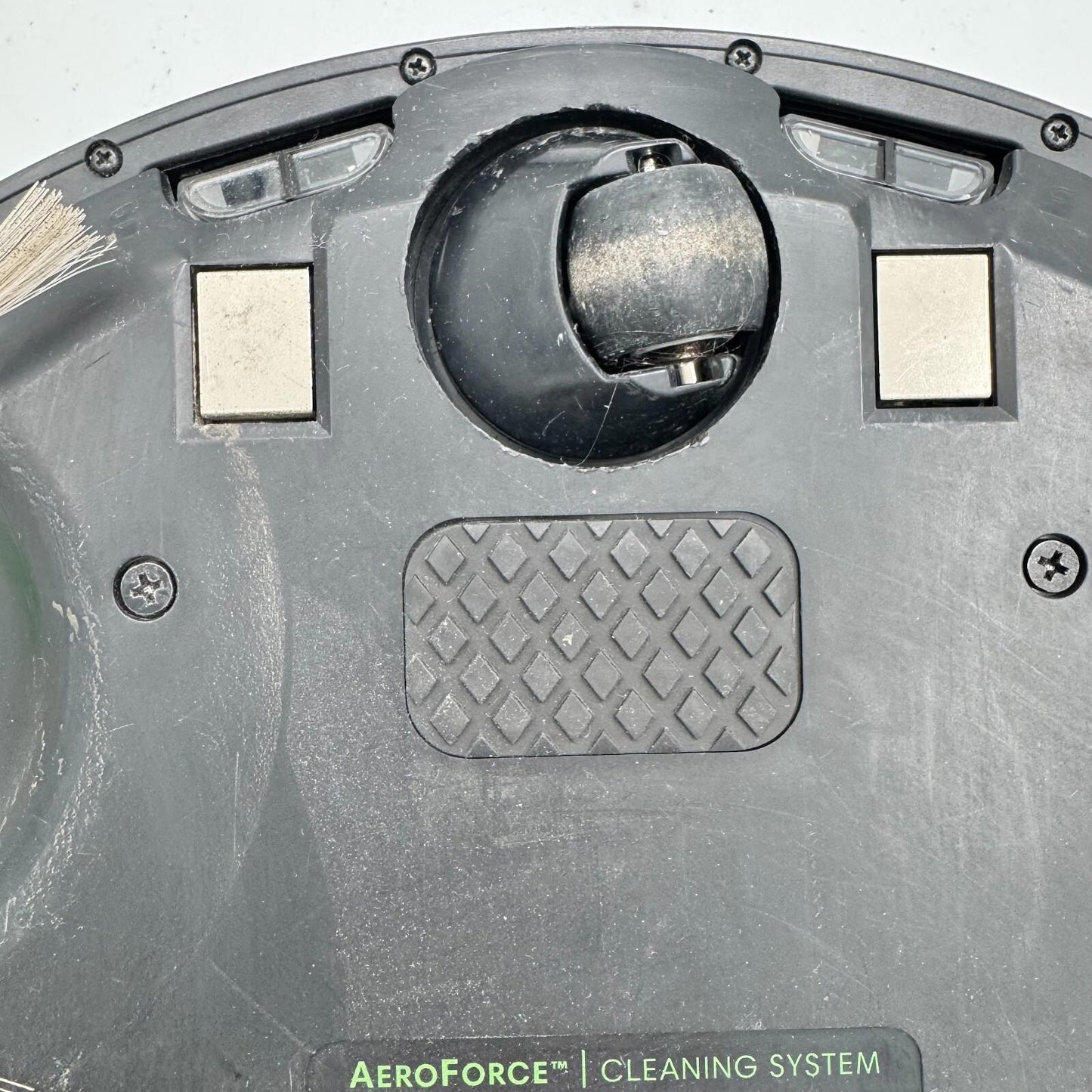 DEFECTIVE iROBOT ROOMBA i1 ROBOT VACUUM *STAYS ON LOOP / BAD BOARD*